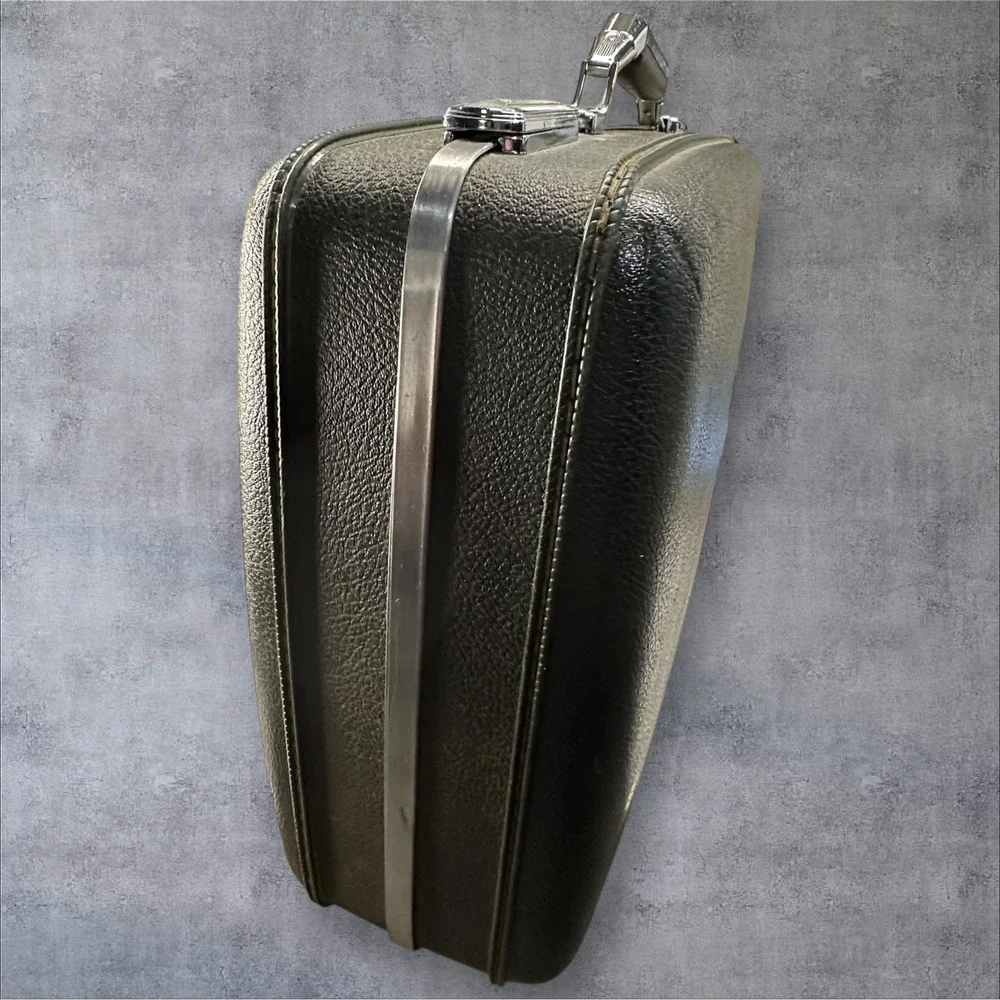 Vintage American Tourister Dark Green Tiara‎ Hard Case Luggage 21 X 15 X 7